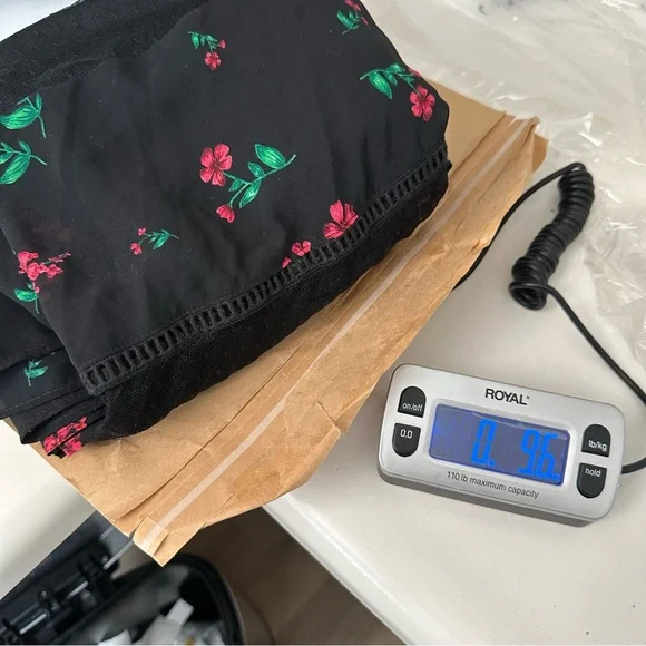 EXPRESS Maxi Floral Sheer Mid Lined Maxi Dress Size 8 Black - Picture 11 of 11